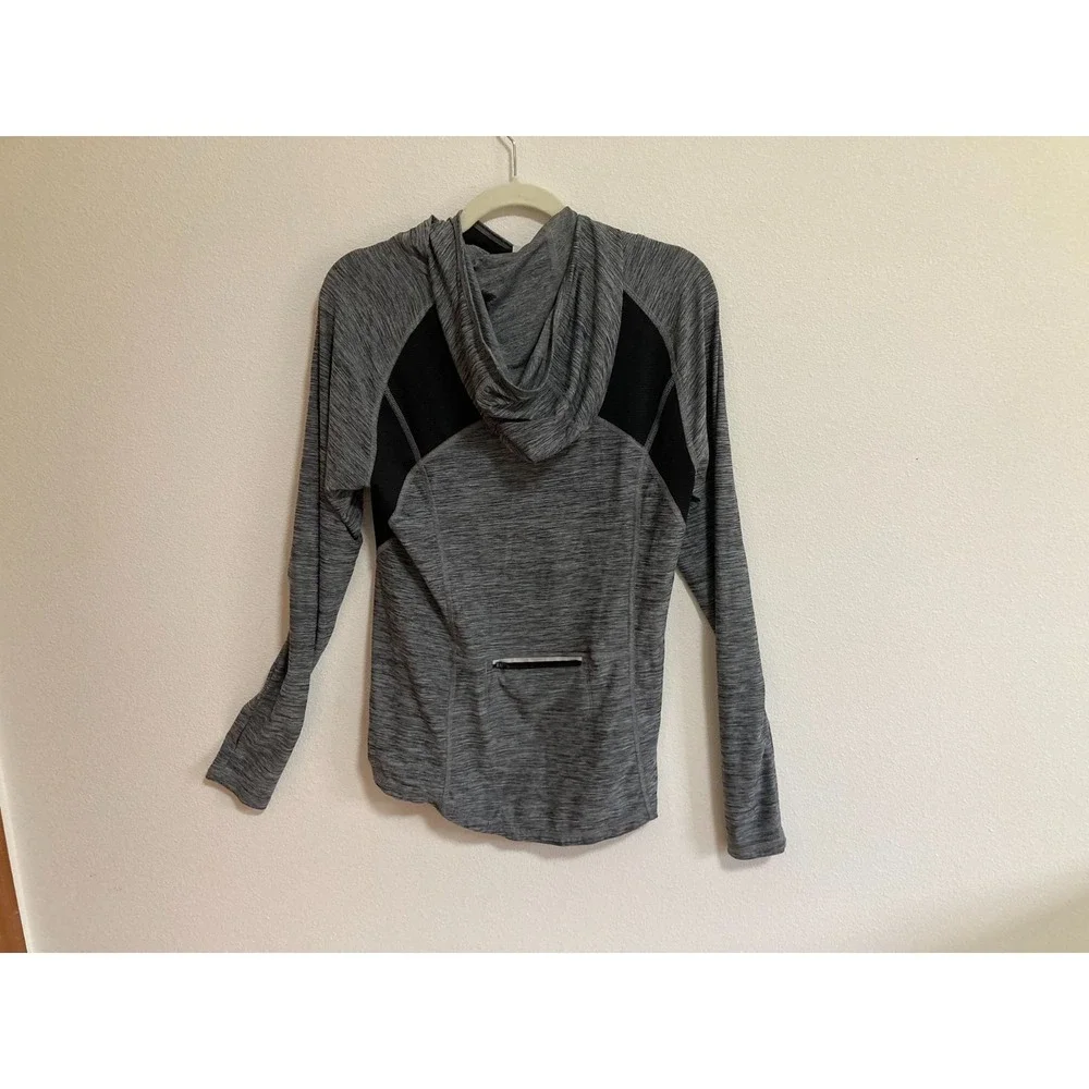 Champion Duo Dry Hooded Gray Pullover Shirt Women Size Small‎ Long Sleeve Pocket